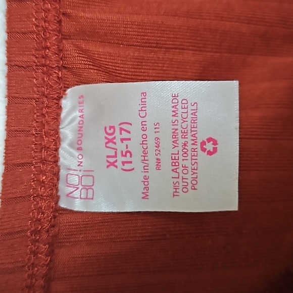 Cropped tank top, size XL, No Boundaries - Picture 4 of 5